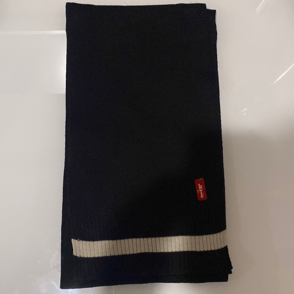 Levi’s Scarf